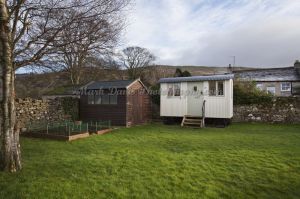 craggley cottage hut 6.jpg